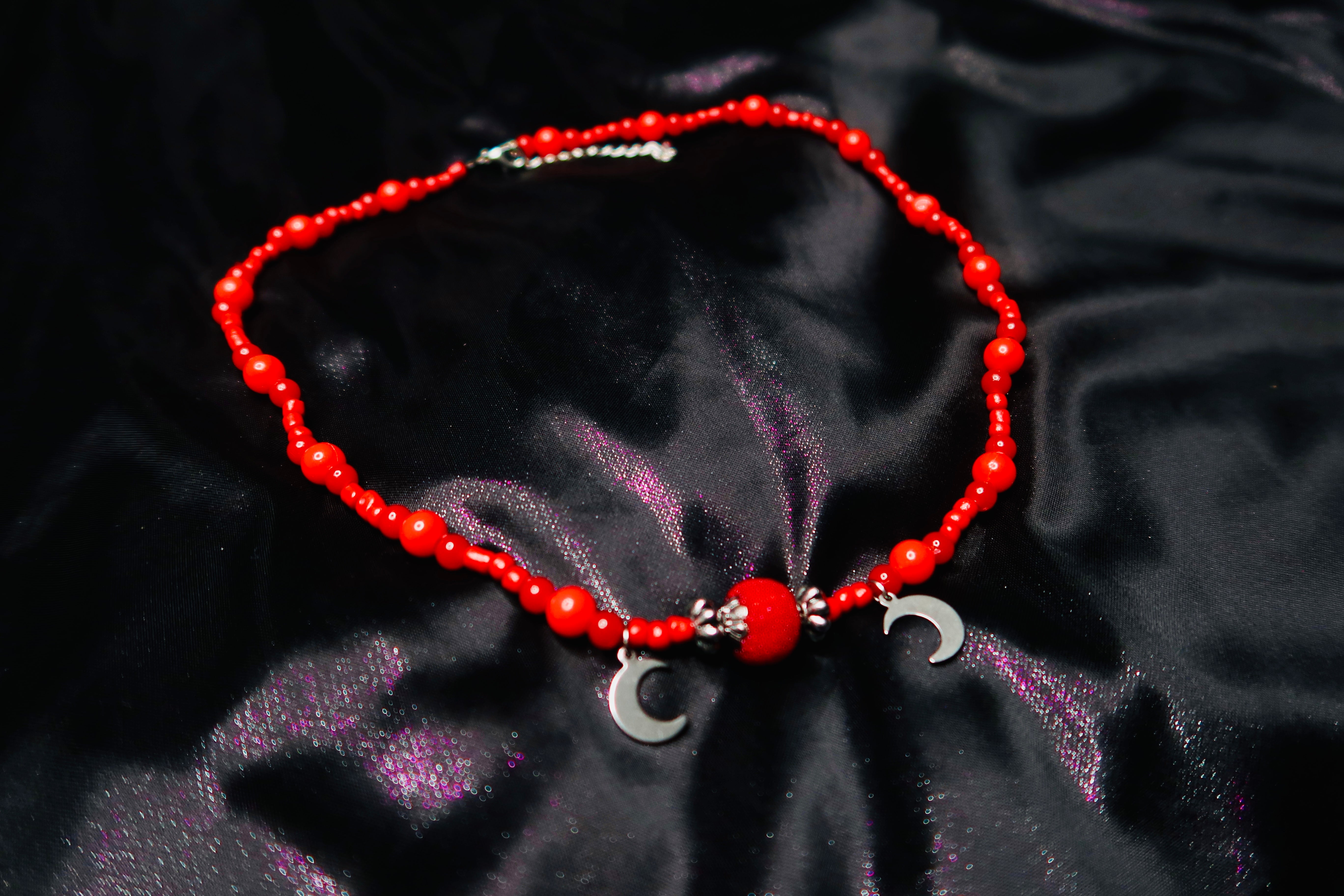 Collier &quot;Red moon&quot;